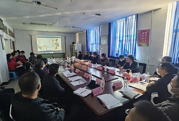 孙东深入华体会平台制药有限责任公司主持召开现场